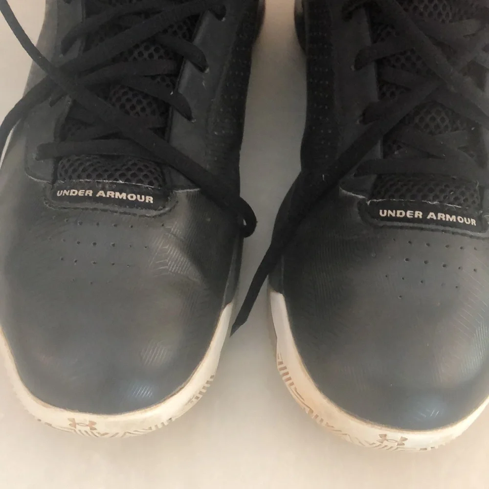 Under Armor Men’s Micro G Sneakers